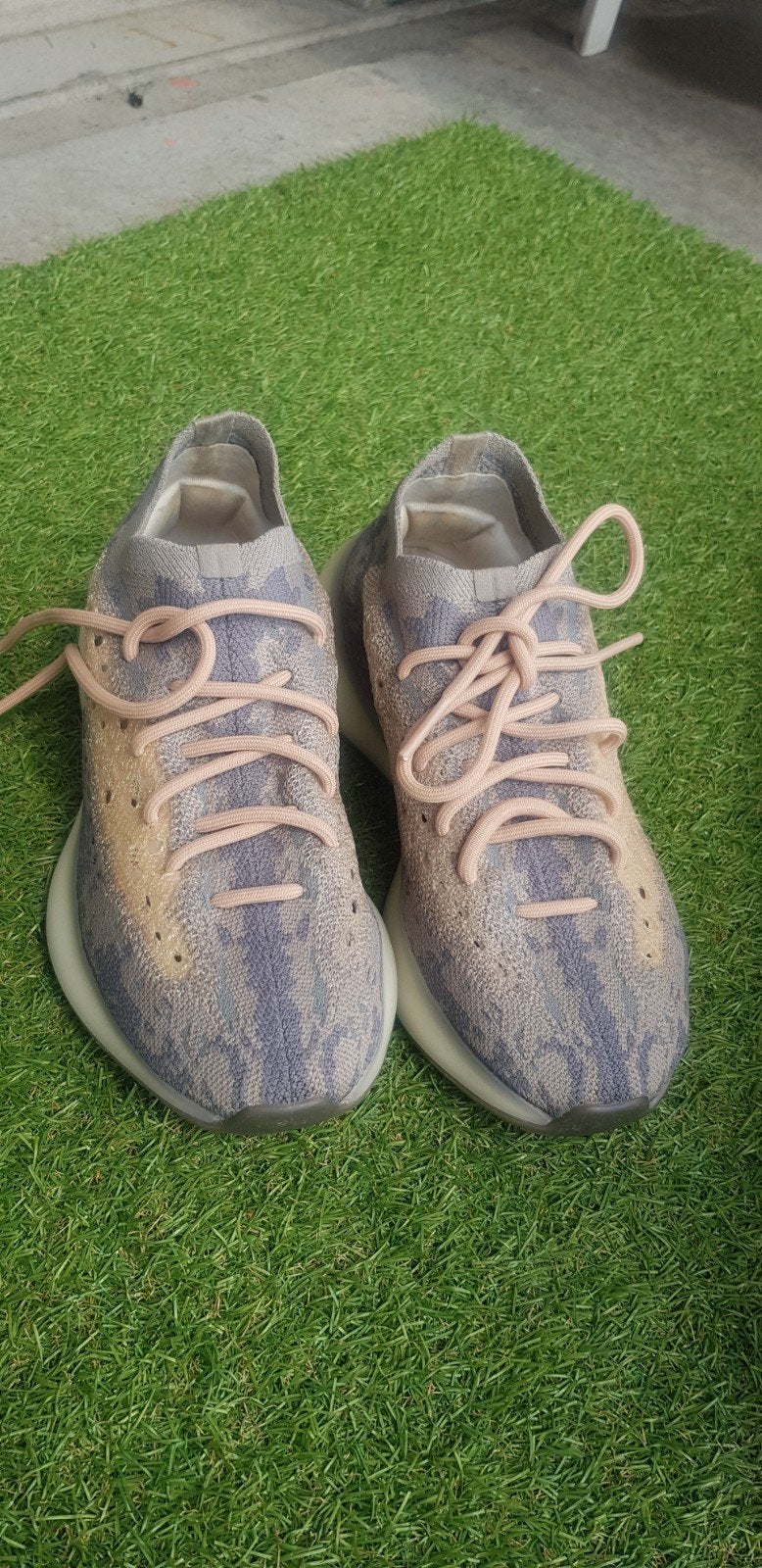 Adidas Yeezy 39, Sport en Fitness, Loopsport en Atletiek, Ophalen of Verzenden, Zo goed als nieuw, Hardloopschoenen, Adidas