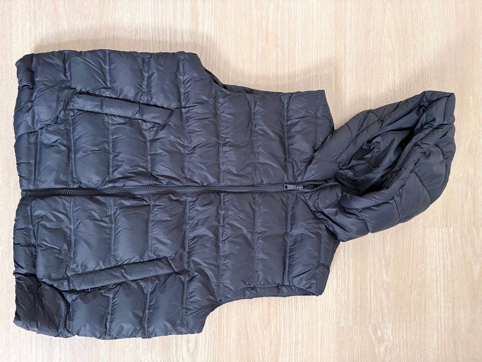 Donkerblauw gewatteerde bodywarmer met capuchon - Zara, Ophalen of Verzenden, Zo goed als nieuw, Jongen, Jas