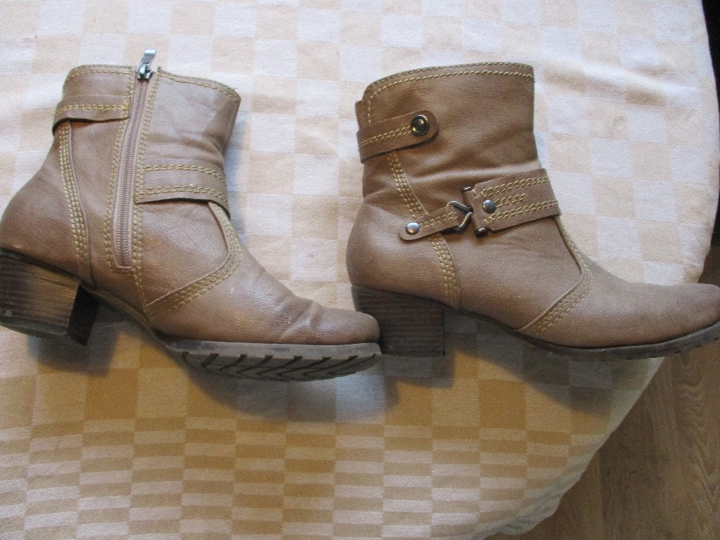 dameslaarsjes dames laarsjes mauve bruin mt 40 kleine hak, Bruin, Lage of Enkellaarzen, Ophalen of Verzenden, Zo goed als nieuw