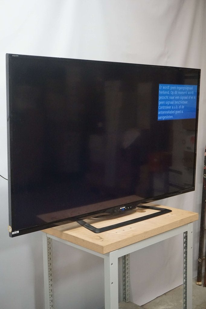 Sharp TV televisie op standaard - groot scherm, Gebruikt, LCD, Niet ingevuld, 100 cm of meer
