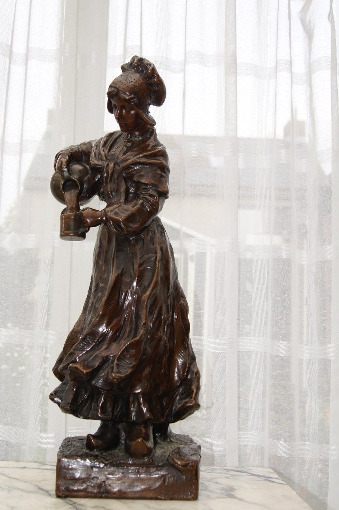 Waterdrager ( R.Aurili ( Frankrijk 1868 - 1943, Antiek en Kunst, Overige onderwerpen, Overige materialen, Beeld, Bruin