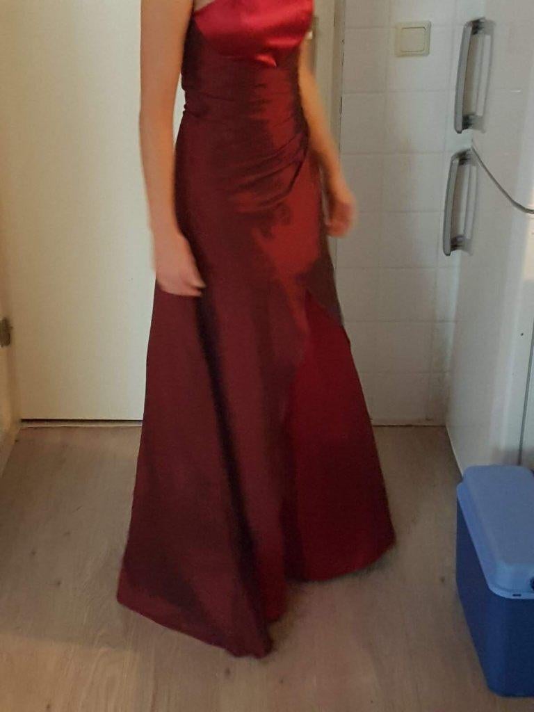 Galajurk bordeaux rood, Ophalen, Galajurk, Overige kleuren, Zo goed als nieuw