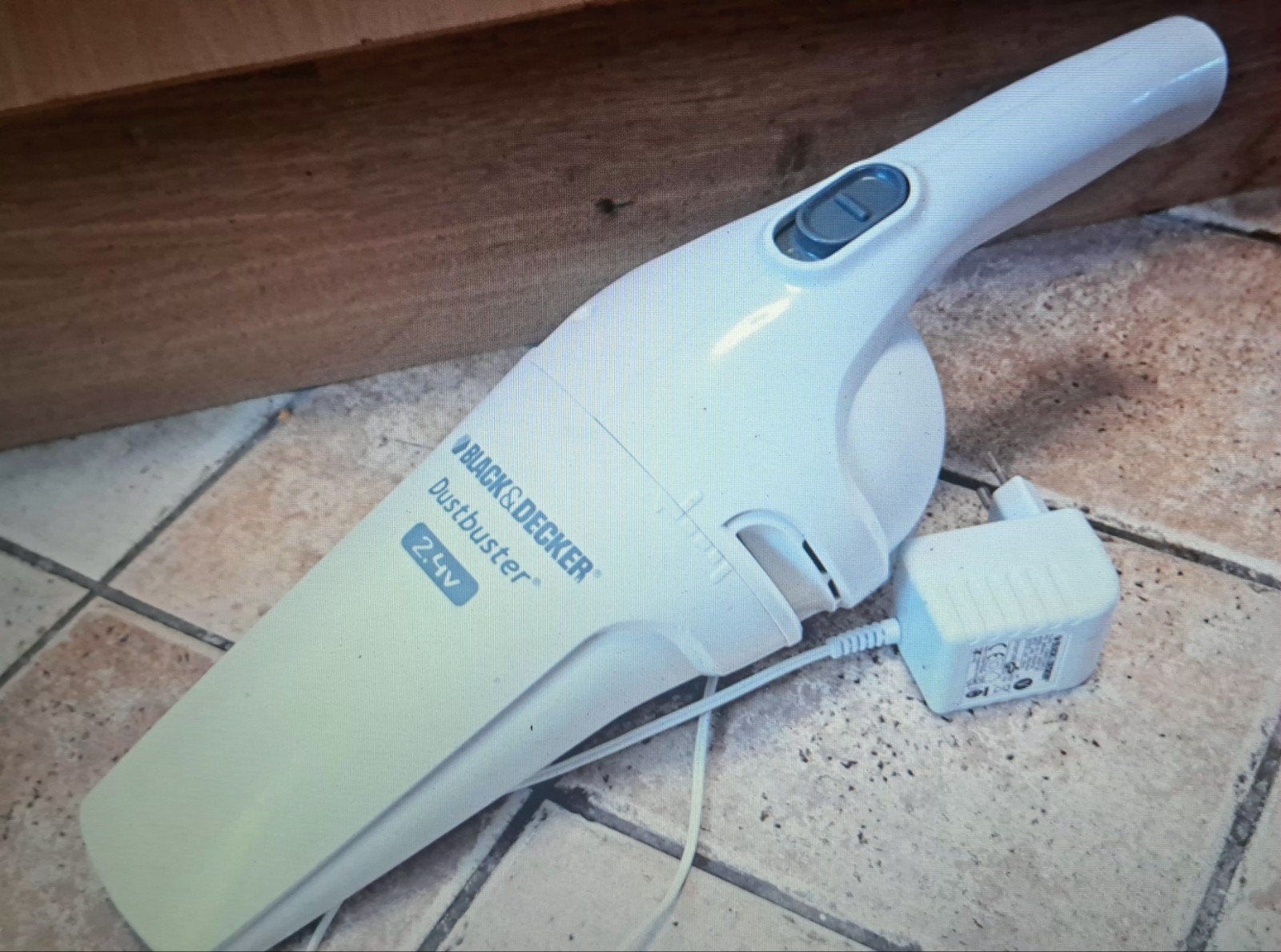 Black & Decker Dustbuster 2.4V Kruimeldief met Oplader, Overige merken, Kruimeldief, Draadloos, Ophalen of Verzenden