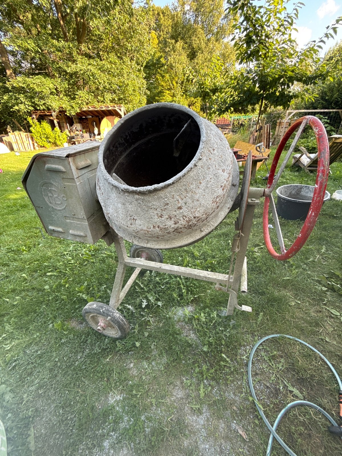 Betonmolen AM 90 - Gebruikt maar functioneel, Doe-het-zelf en Verbouw, Betonmolens, Ophalen, Gebruikt