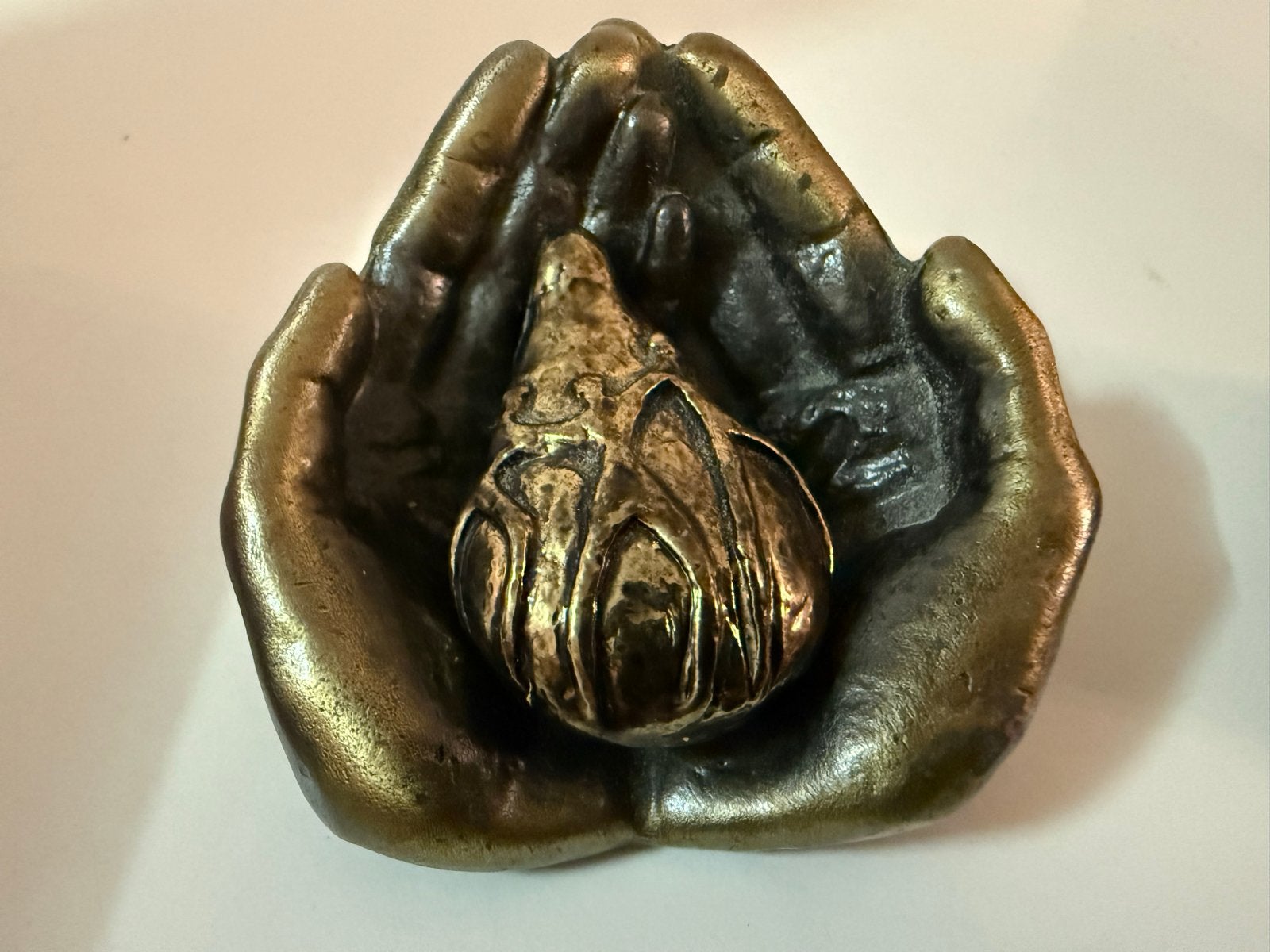 Sanquin Bloedbank sculptuur 'De Druppel' door Corry Ammerlaa, Minder dan 20 cm, Verzenden, Gepatineerd, Beeld