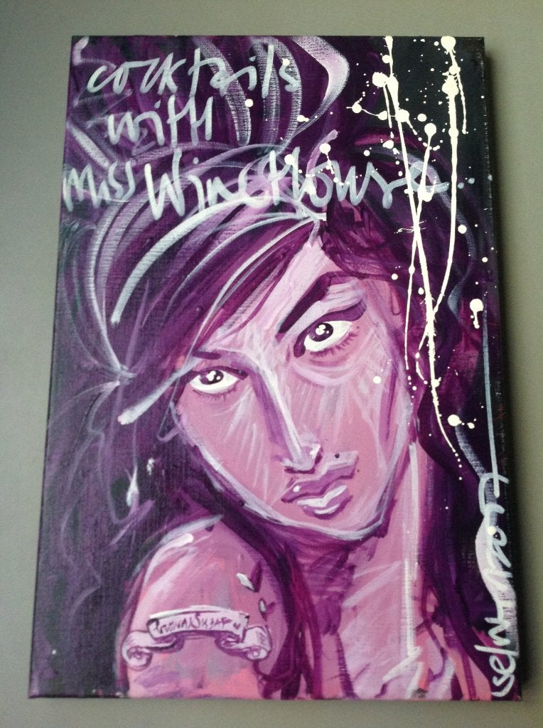 Selwyn Senatori Cocktails with miss Amy Winehouse 40x60cm, Ophalen, Textiel, Op houten frame, Figuren