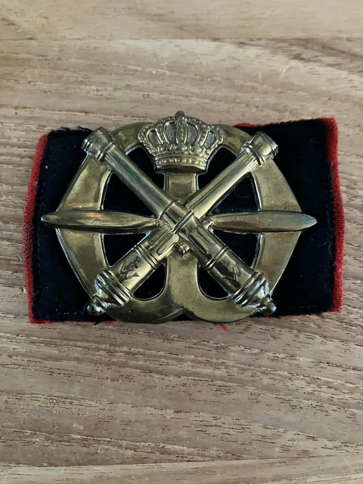 Baretembleem luchtdoel artillerie, Verzamelen, Ophalen of Verzenden, Landmacht, Nederland, Embleem of Badge