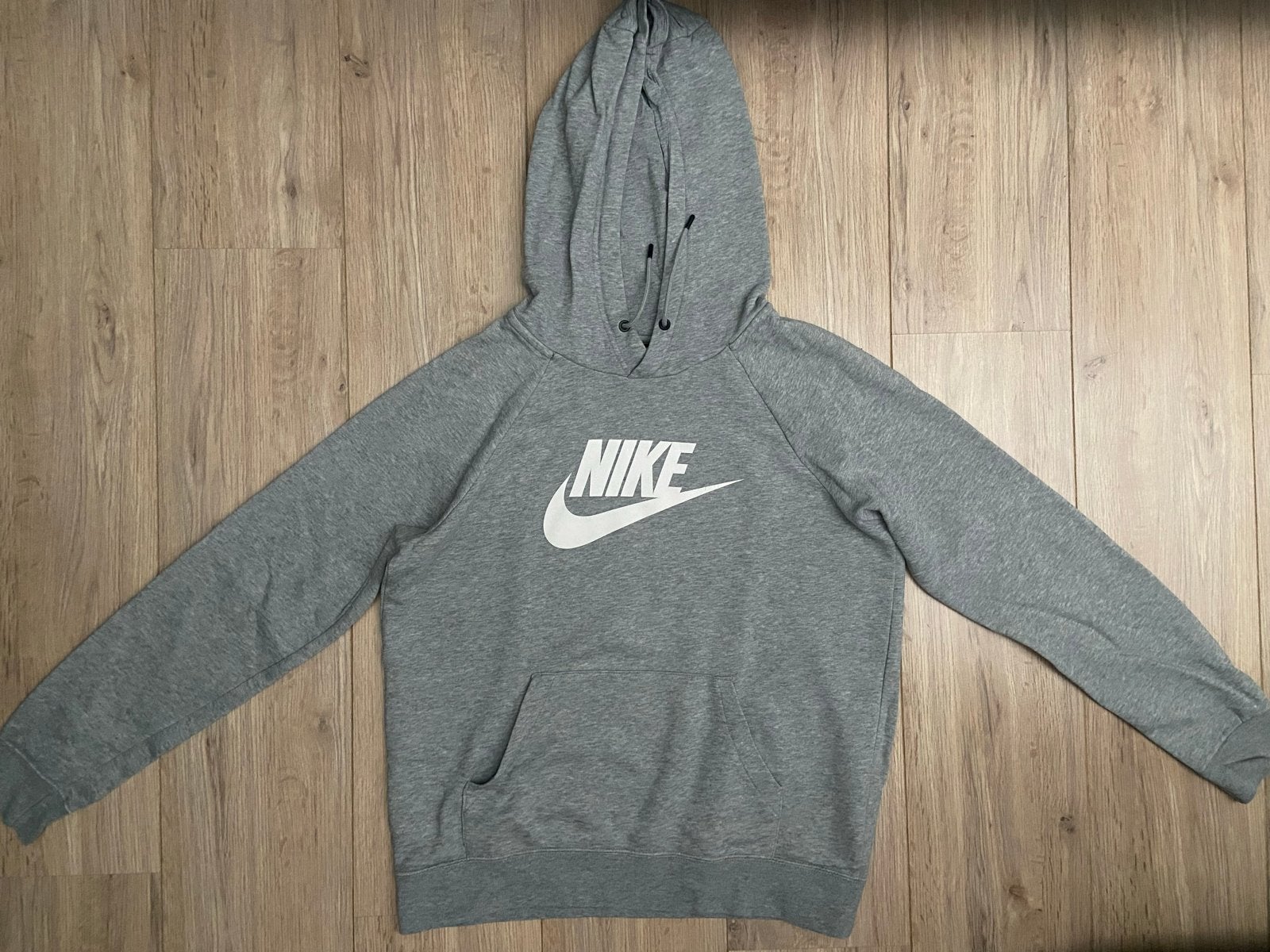 Nike hoodie grijs met wit logo - Maat M, Ophalen of Verzenden, Gedragen, Maat 38/40 (M), Grijs