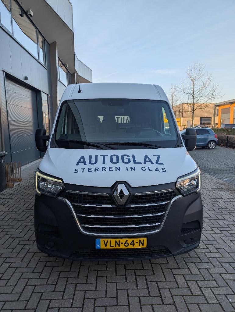 Renault Master GB 2.3 dCi 135pk L3h2 T35 FWD 2021 Wit, Auto's, Bestelauto's, Voorwielaandrijving, 4 cilinders, Renault, 3000 kg