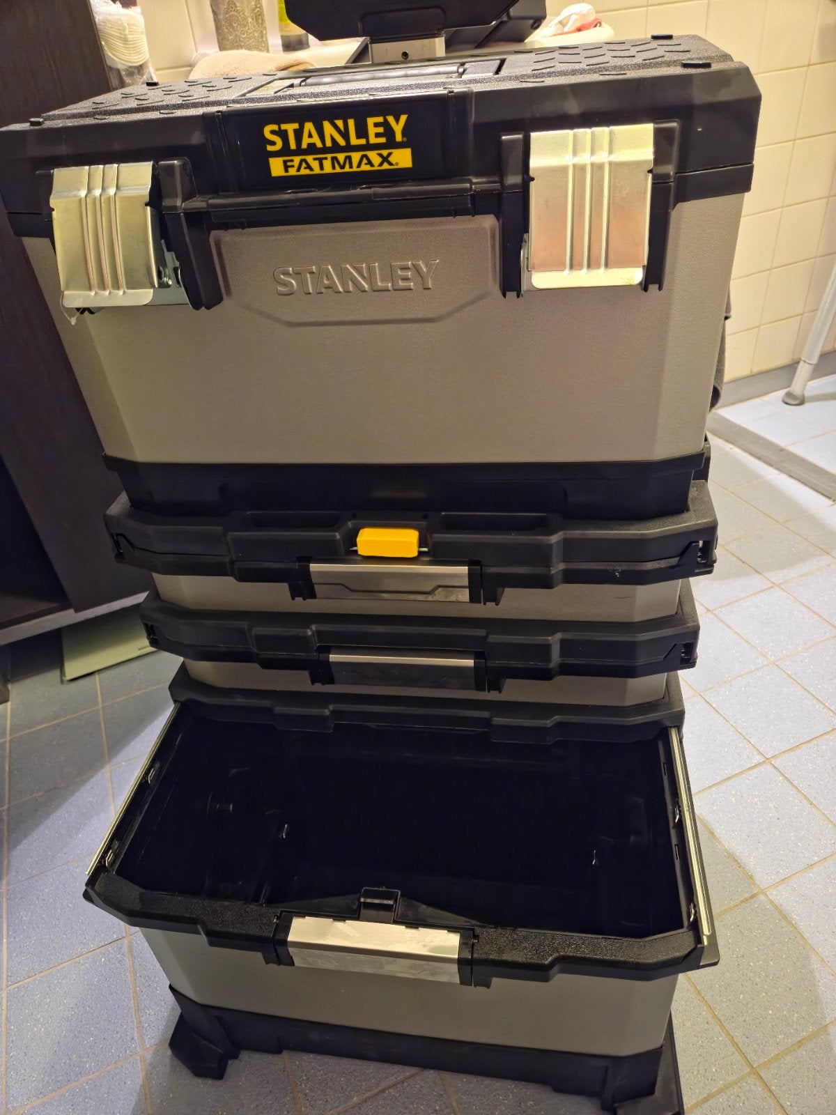 Stanley gereedschap Trolley, Ophalen