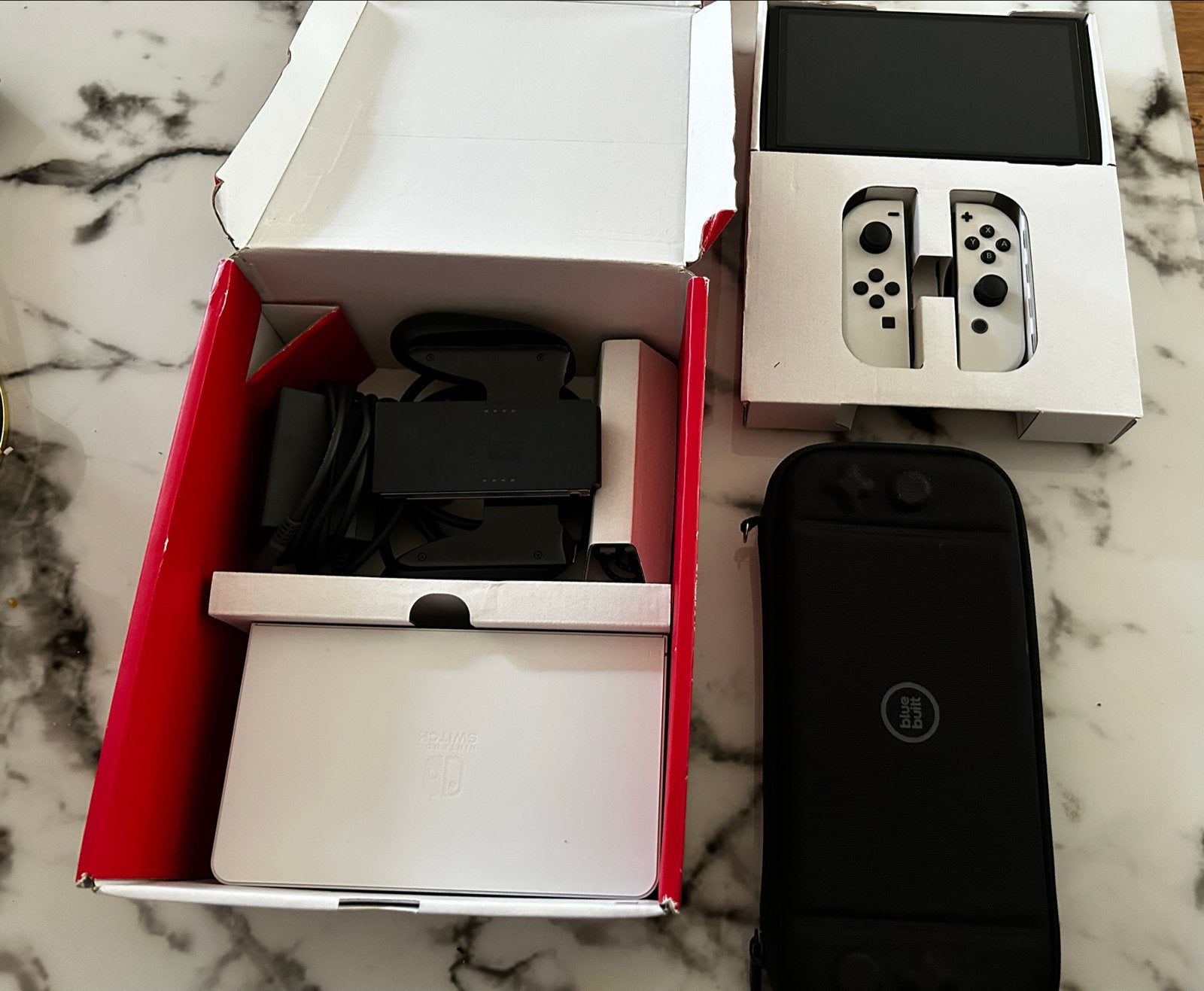Foto 5 van Nintendo Switch OLED ZGAN + Nintendo case