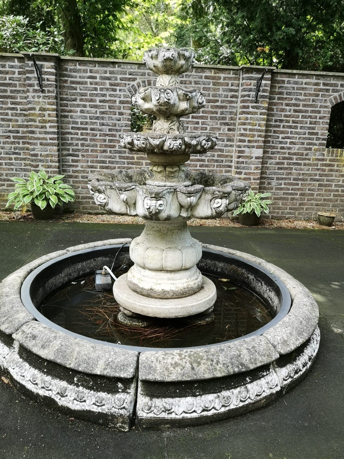 Grote stenen tuinwaterfontein met pomp, Tuin en Terras, Ophalen, Gebruikt, Beton, Fontein