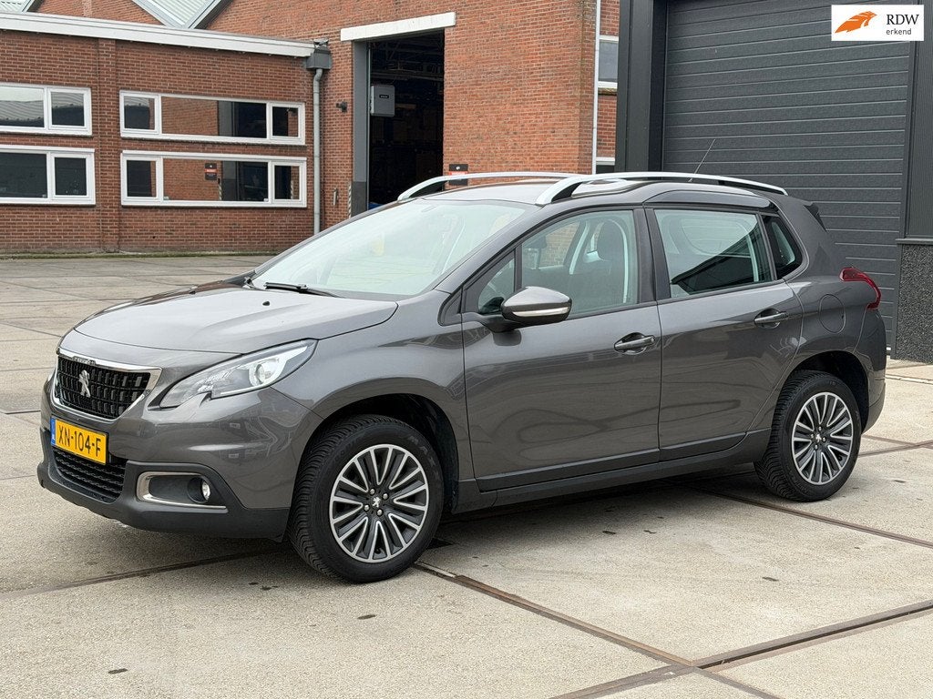 Peugeot 2008 1.2 PureTech Active Navi Cruise Pdc Trekhaak, Auto's, Voorwielaandrijving, Stof, Gebruikt, 1199 cc