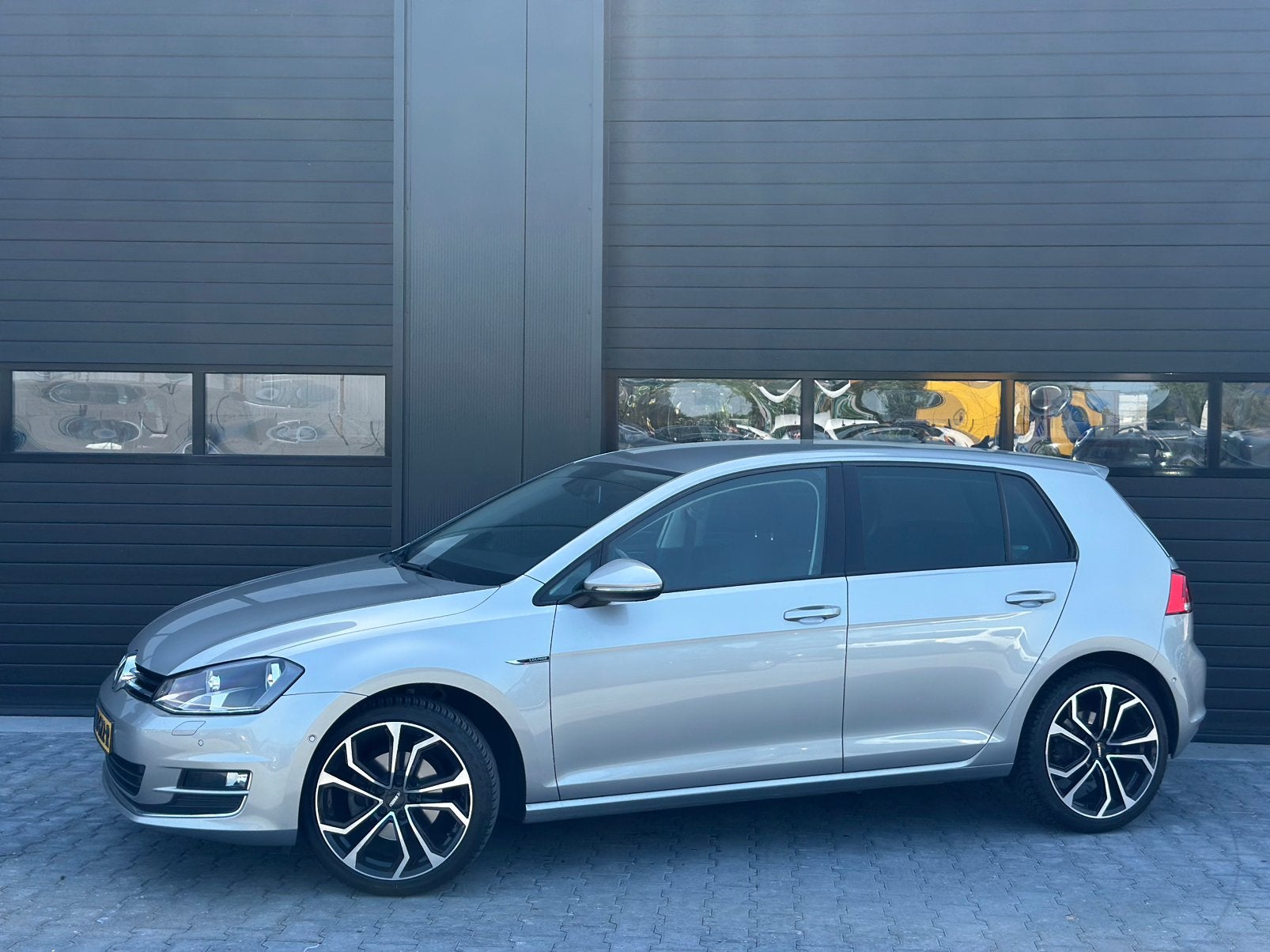 Volkswagen 18inch velgen lm, bijna nieuwe all seasons!, Auto-onderdelen, Banden en Velgen, Ophalen, 18 inch, Banden en Velgen