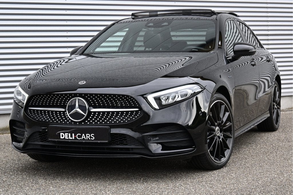 Mercedes-Benz A-Klasse 250 e AMG Night pakket | Burmester |, Gebruikt, 4 cilinders, Automatische klimaatregeling, Zwart