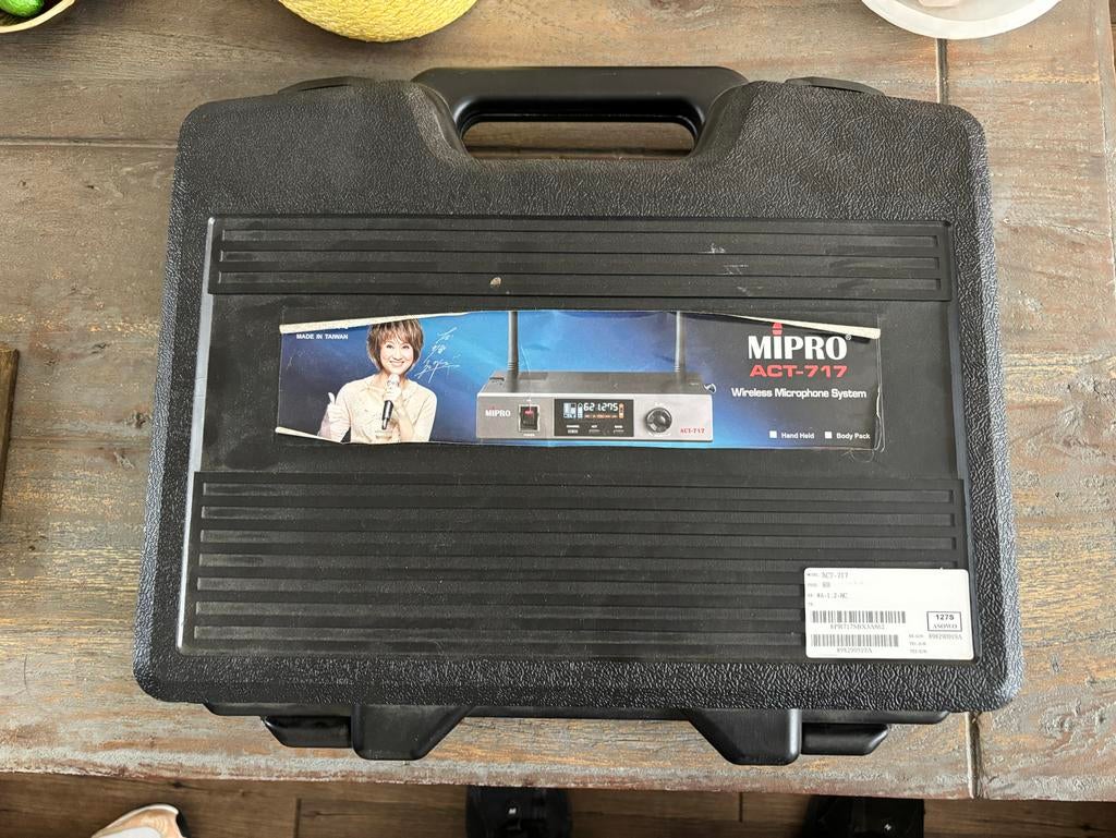 MIPRO ACT-717 Draadloos Microfoonsysteem met Koffer, Muziek en Instrumenten, Ophalen of Verzenden, Zo goed als nieuw, Zangmicrofoon