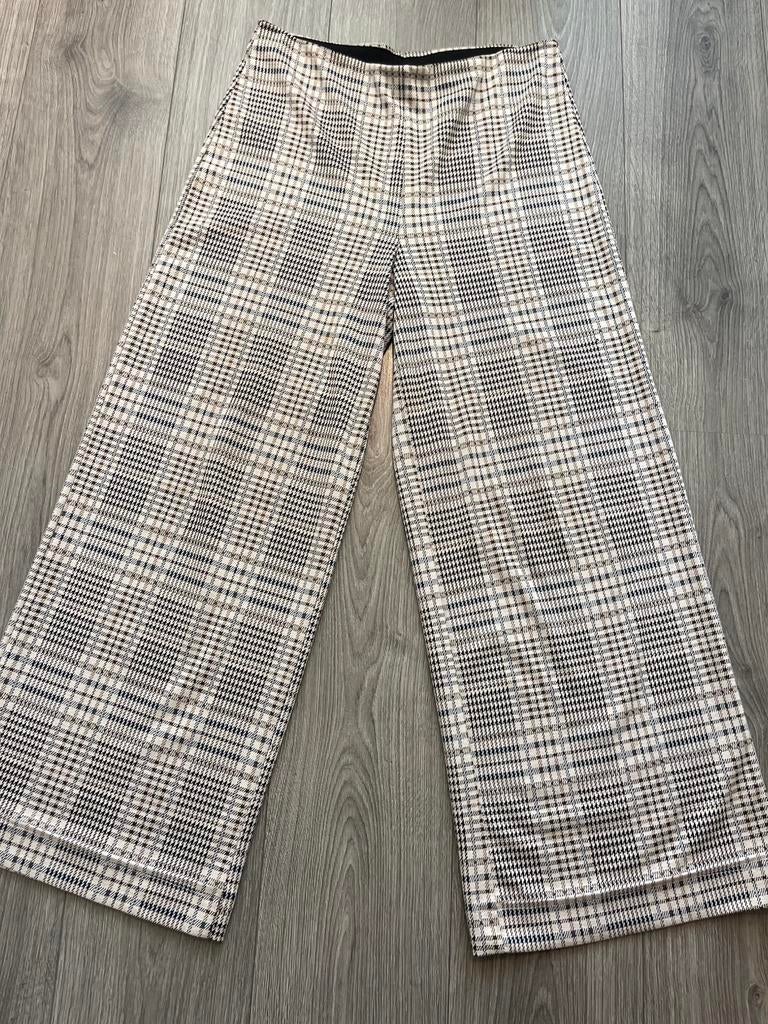 M flared broek met rekbare tailleband maat M, Kleding | Dames, Broeken en Pantalons, Zo goed als nieuw, Maat 38/40 (M), Beige