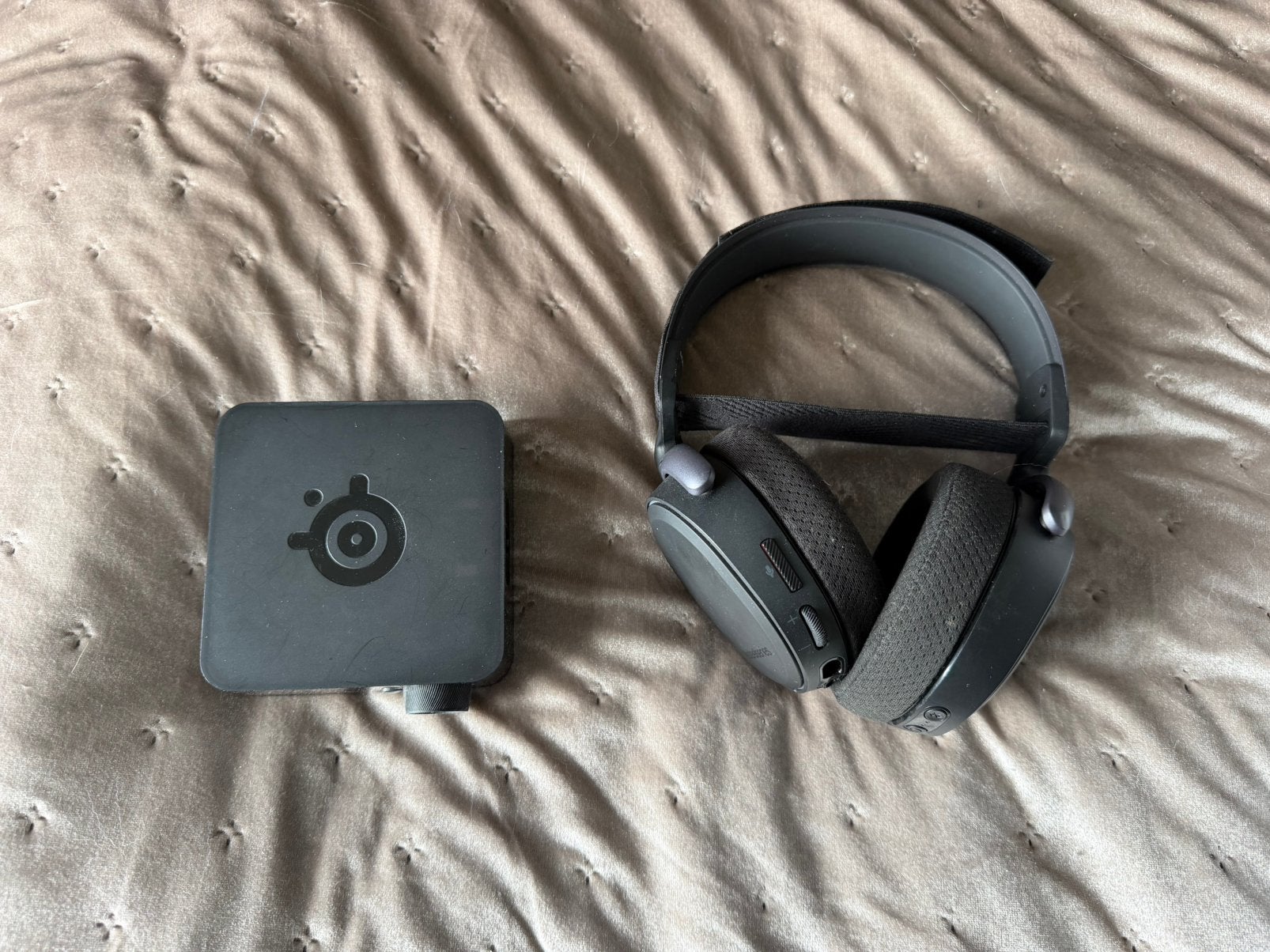 Steelseries artic pro wireless met 2 baterijen, Computers en Software, Headsets, Ophalen of Verzenden, Zo goed als nieuw
