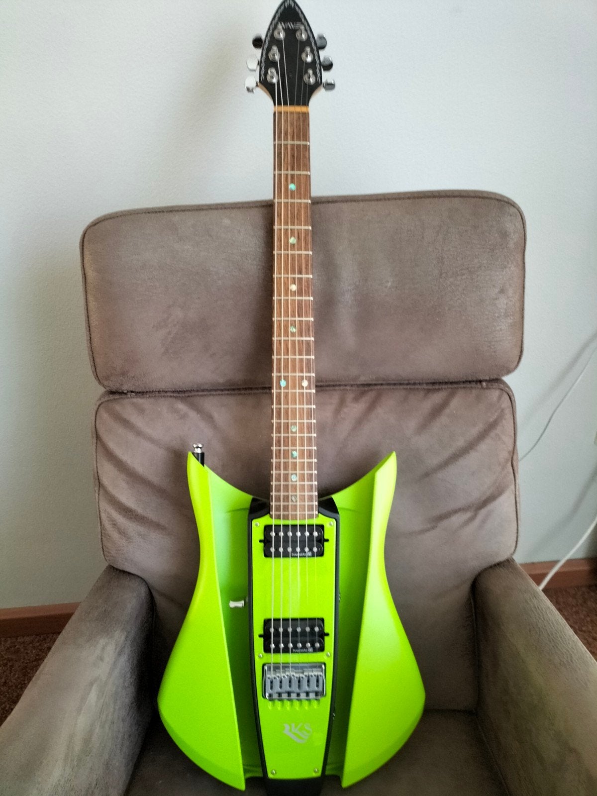 RKS Wave uniek design, met certificaat en hoes., Muziek en Instrumenten, Ophalen of Verzenden, Nieuw, Elektrische gitaar