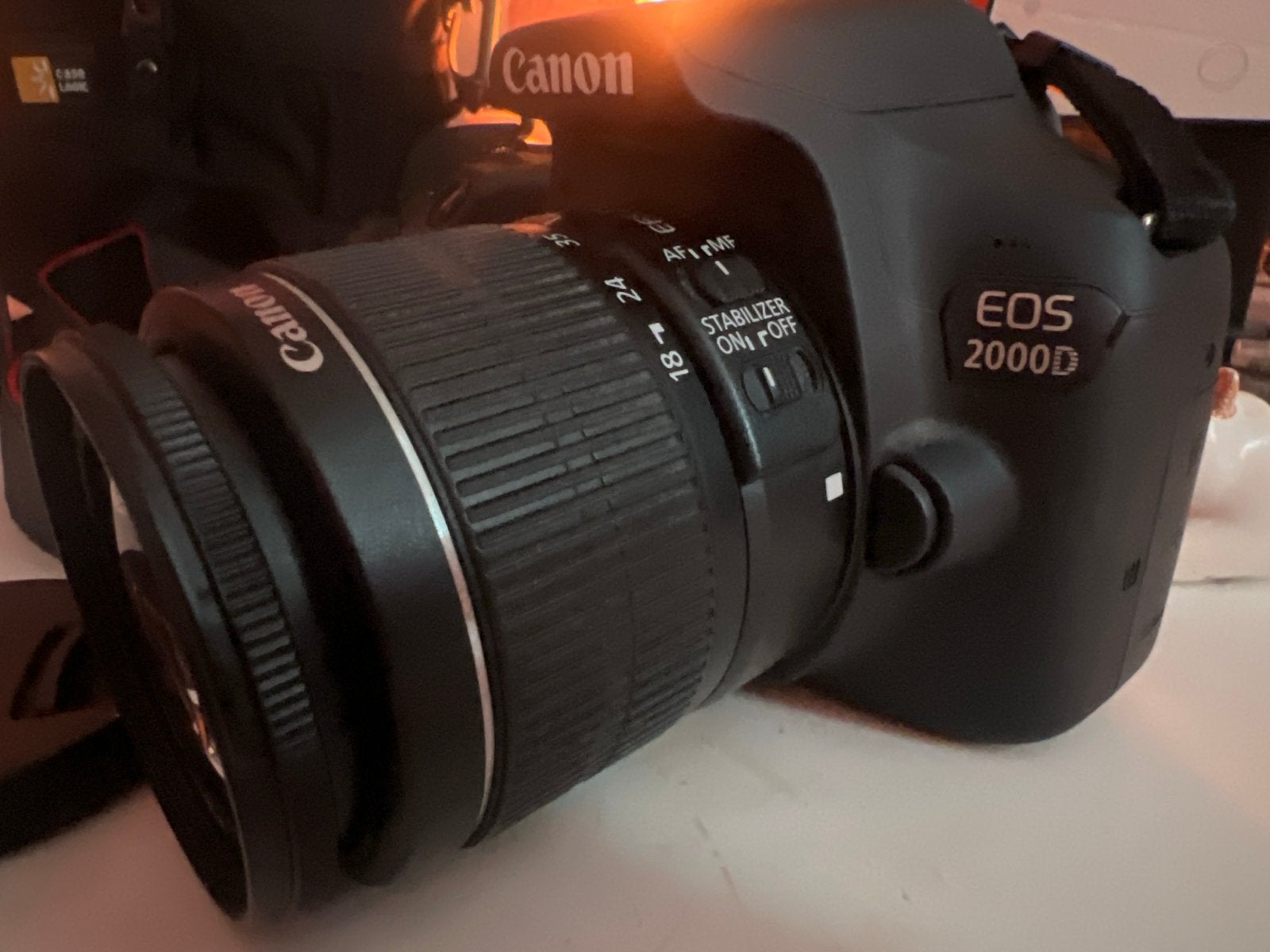 Canon EOS 2000D Spiegelreflexcamera met 18-55mm lens, Ophalen, Spiegelreflex, Canon, Beeldstabilisatie