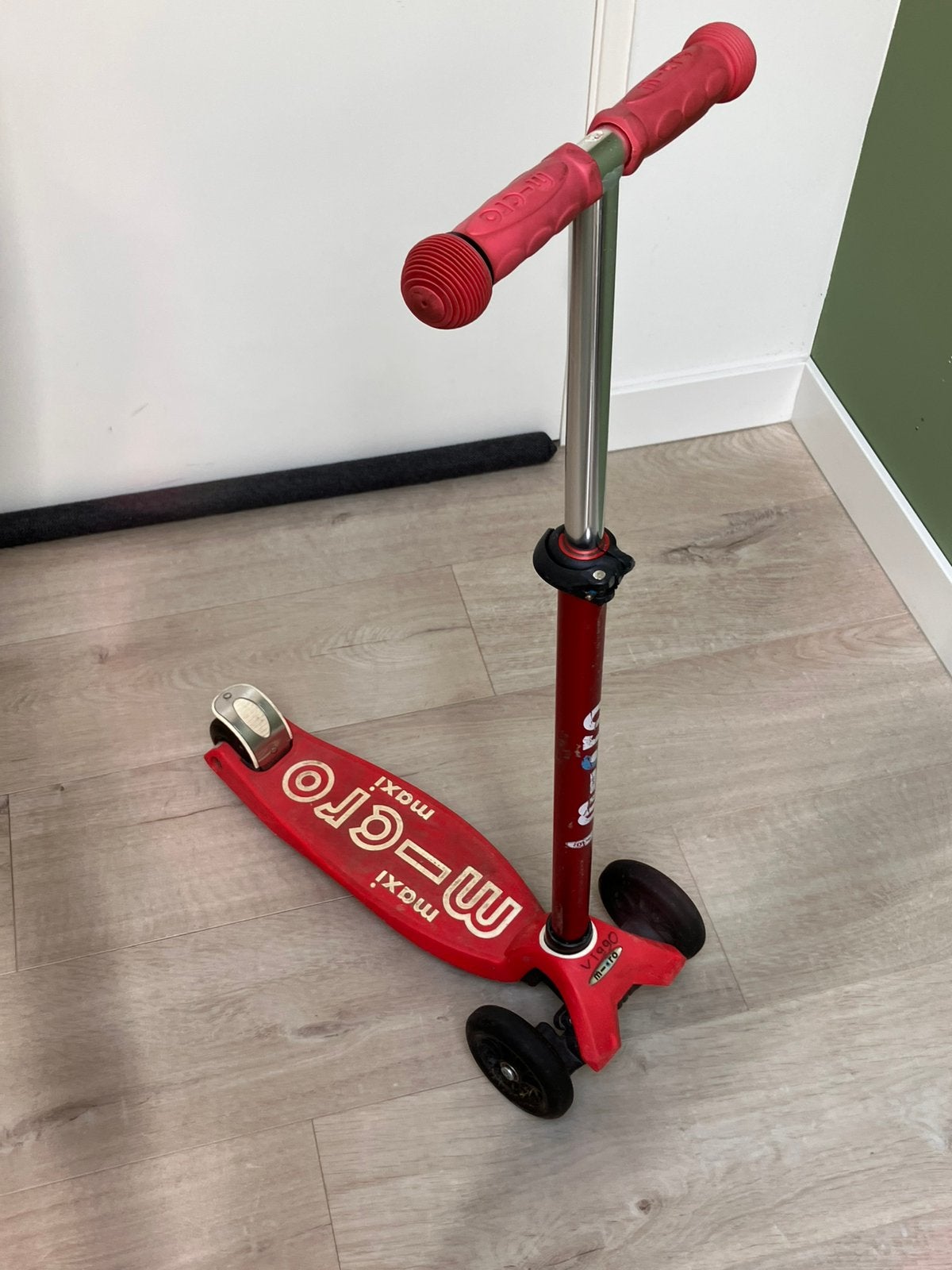 Micro step maxi rood, Fietsen en Brommers, Ophalen of Verzenden, Zo goed als nieuw, Gewone step