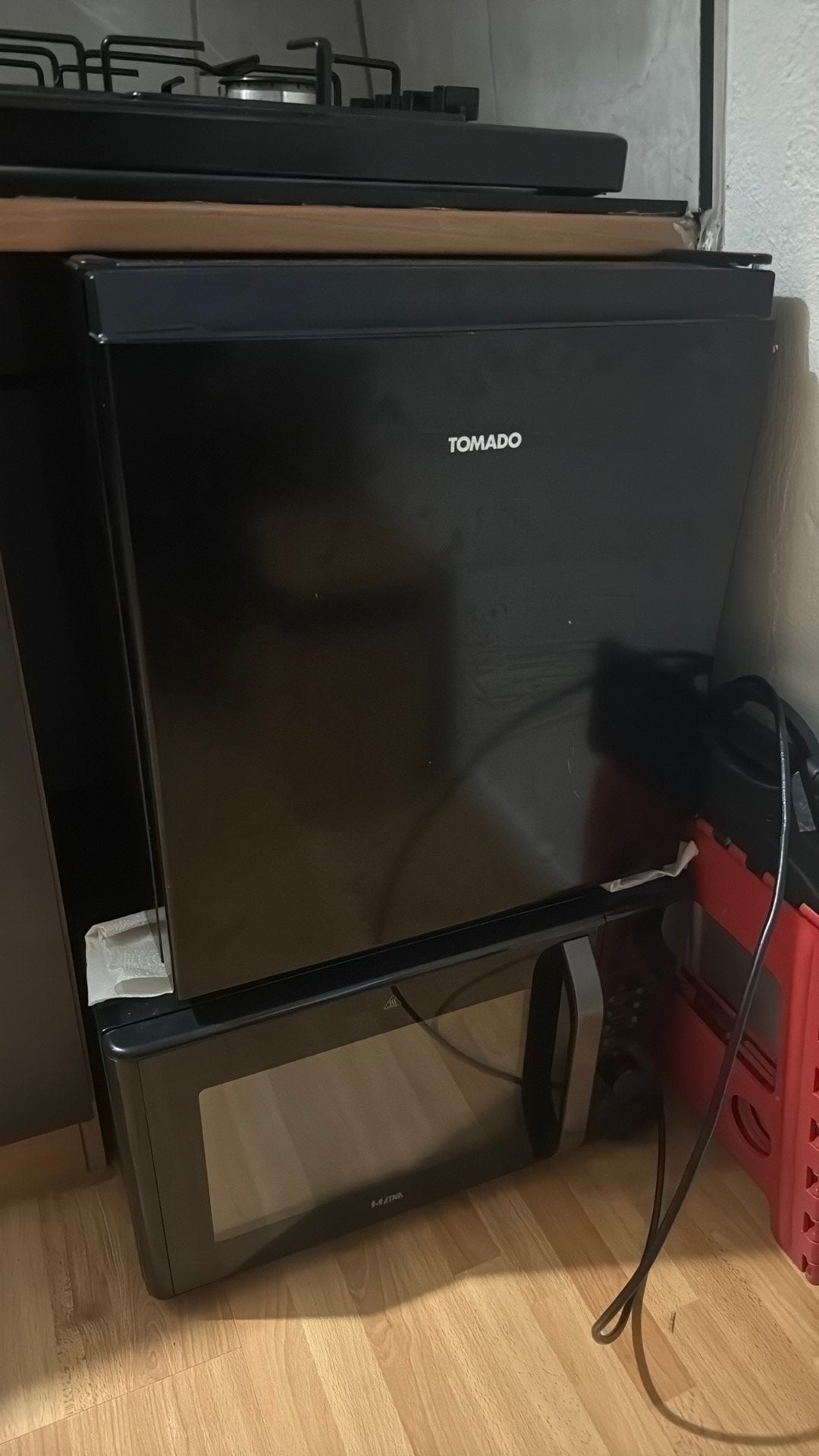 Tomado mini vriezer zwart, Witgoed en Apparatuur, Vriezers en Diepvrieskisten, Ophalen, Zo goed als nieuw, Minder dan 60 cm, Minder dan 85 cm