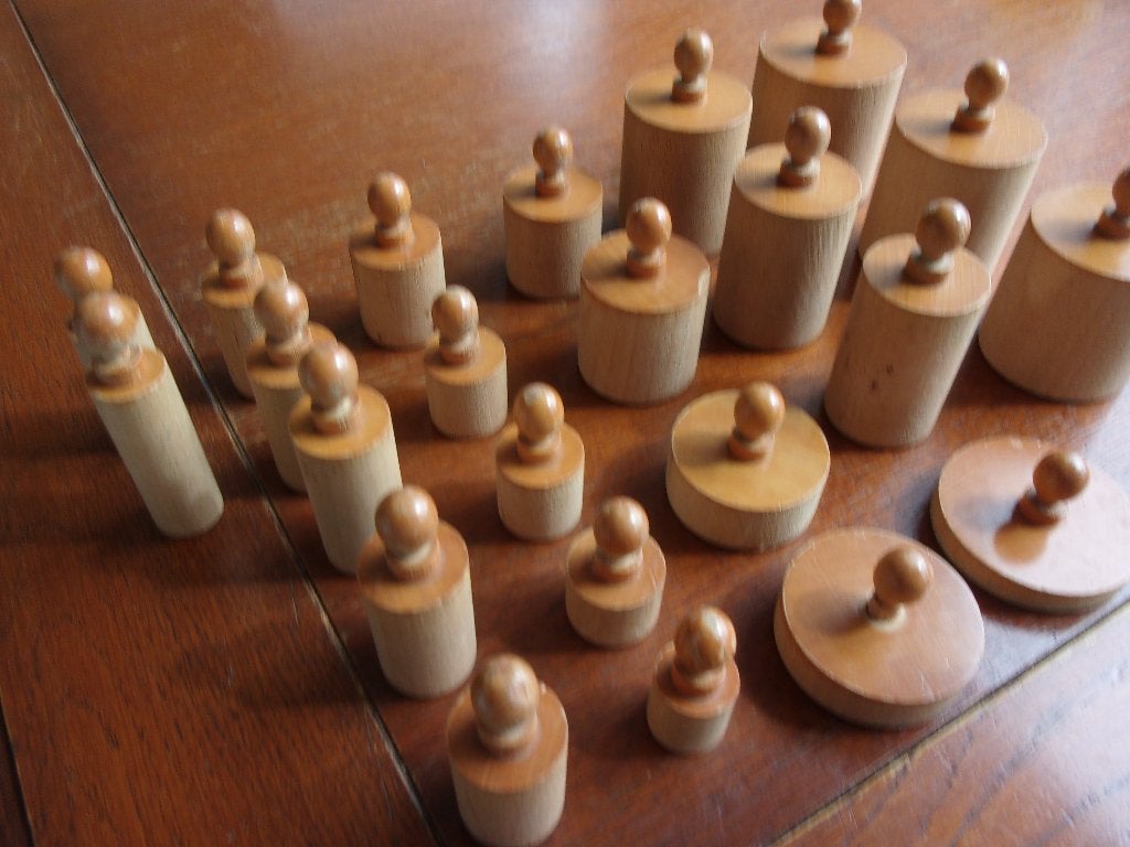 23 Houten GEWICHTEN in opbergkoffertje, Ophalen of Verzenden, Zo goed als nieuw, Overige typen