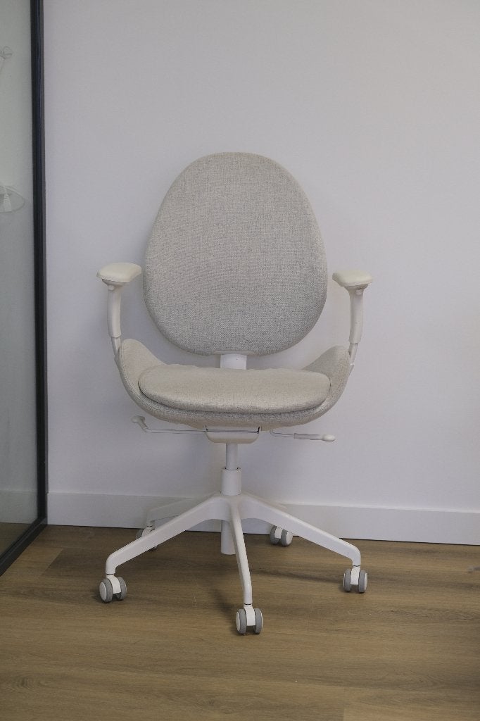 IKEA HATTEFJÄLL bureaustoel beige/wit met armleuningen, Huis en Inrichting, Ophalen, Gebruikt, Wit, Bureaustoel
