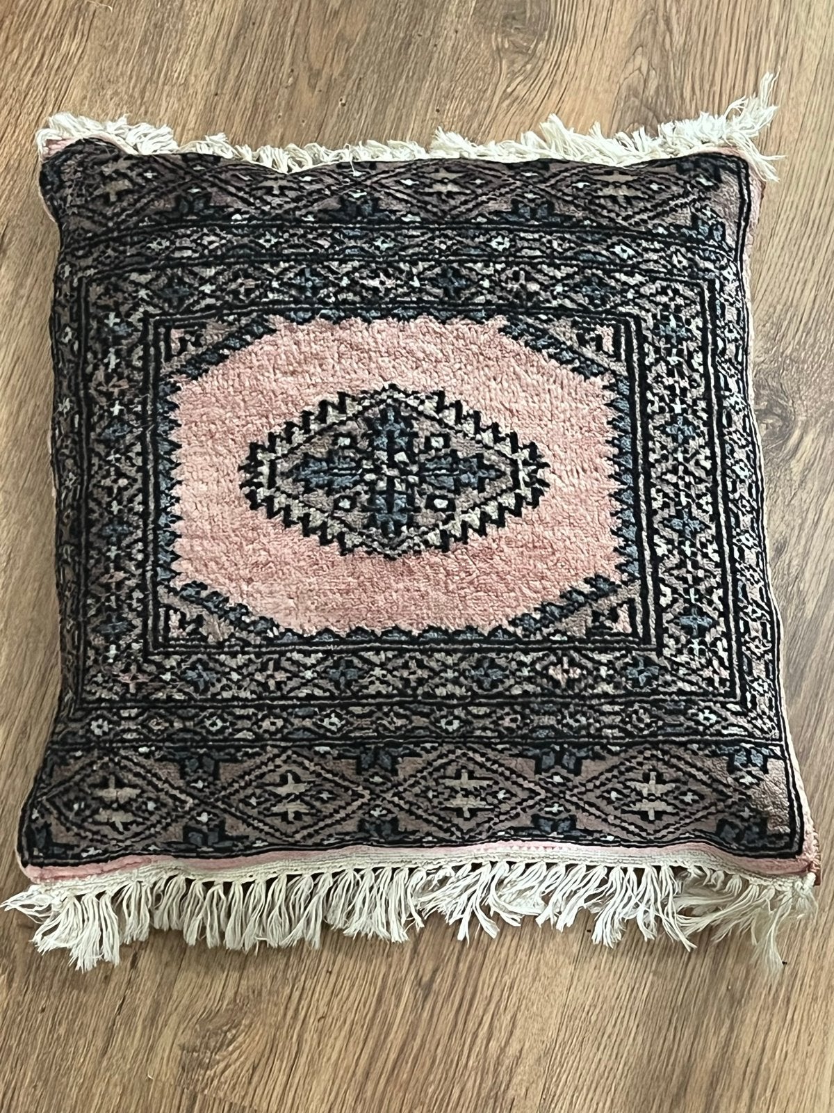 Decoratief kussen 50/50 cm met franjes en Oosterse patroon, Huis en Inrichting, Woonaccessoires | Kussens, Ophalen of Verzenden
