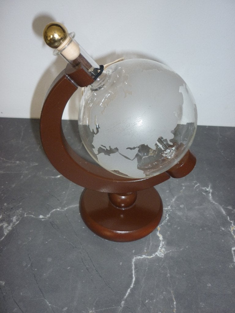 Wereldbol van glas / globe whiskey fles / op houder, Glas, Overige typen, Ophalen of Verzenden, Zo goed als nieuw
