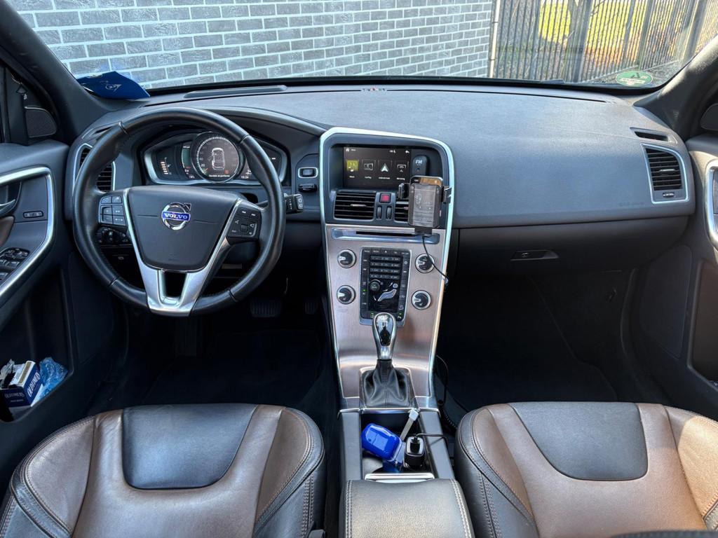 Volvo XC60 2.4 D5 AWD Summum | Trekhaak | Panoramadak | Navi, Gebruikt, 197 €/maand, Zwart, Leder