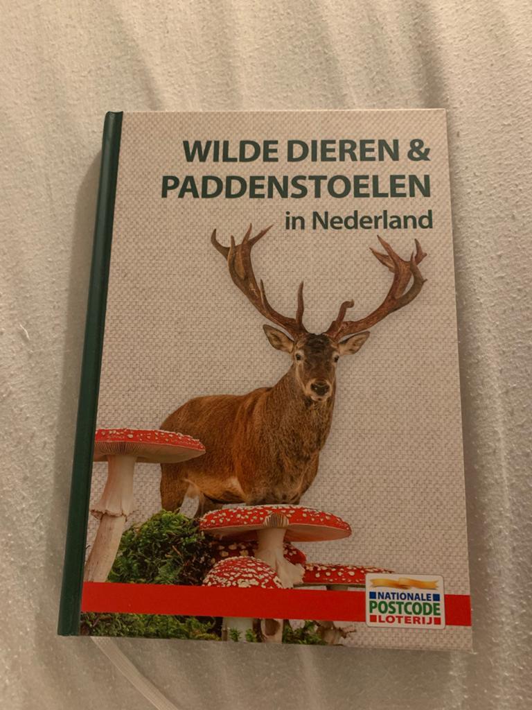 Wilde Dieren & Paddenstoelen in Nederland - Veldgids, Boeken, Natuur, Ophalen of Verzenden, Nieuw, Natuur algemeen