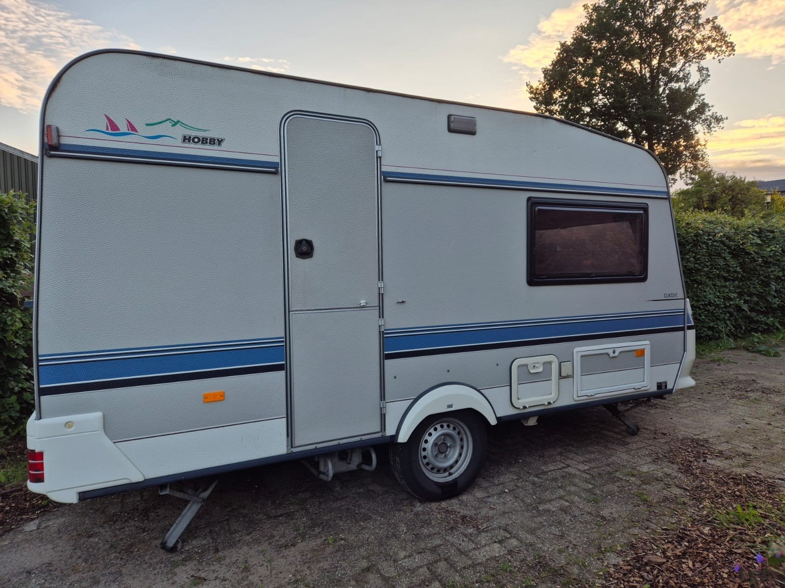Hobby Classic Caravan - Compact en Compleet, Rondzit, Hobby, Koelkast, Particulier