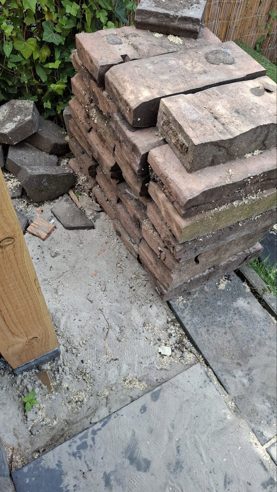 Gratis gebruikte betonnen borders/pallisades, Tuin en Terras, Ophalen, Gebruikt, Border, Beton