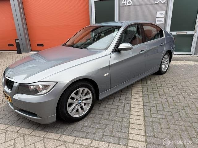 BMW 3-serie 325i Executive AUTOMAAT-NL AUTO-KM NAP- EXTR'S, Auto's, Automaat, Beige, 2497 cc, 1435 kg