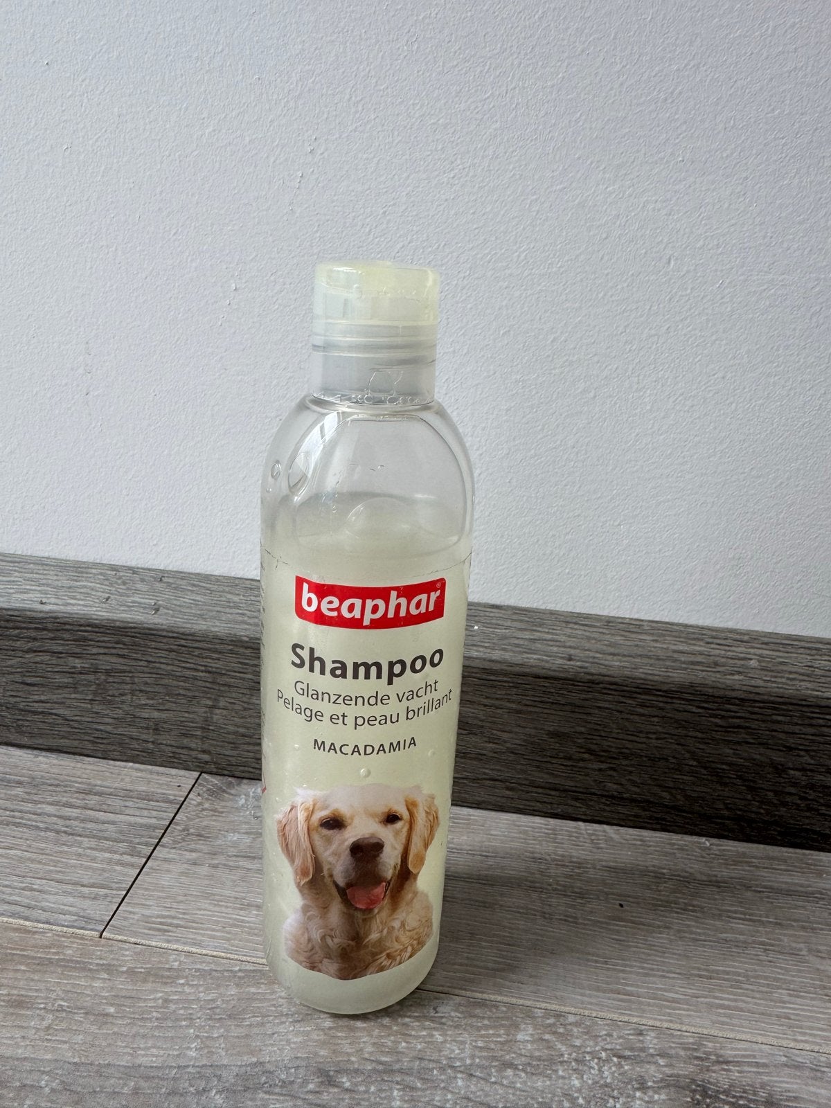 Honden shampoo, Dieren en Toebehoren, Ophalen of Verzenden, Zo goed als nieuw