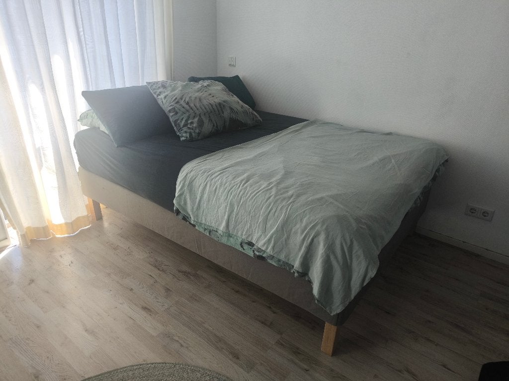 Bed 140x200, Ophalen, Tweepersoons, 140 cm, Zo goed als nieuw