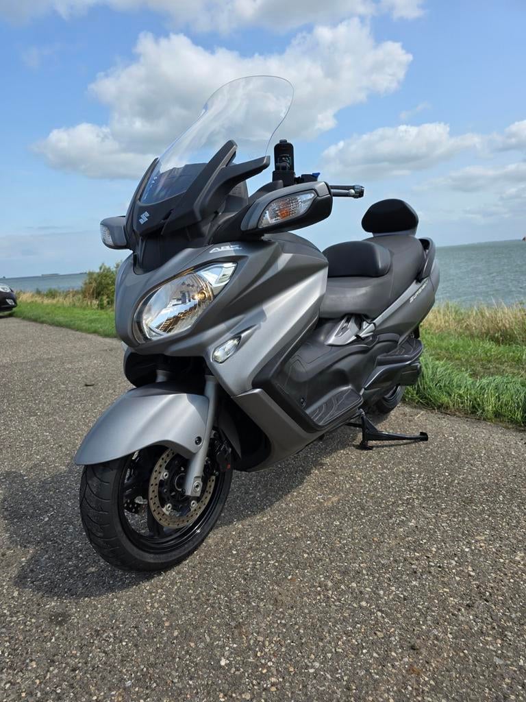 Suzuki Burgman AN 650 Z Executive (2014) – Full Options, Motoren, Motoren | Suzuki, Particulier, Scooter, meer dan 35 kW, 2 cilinders