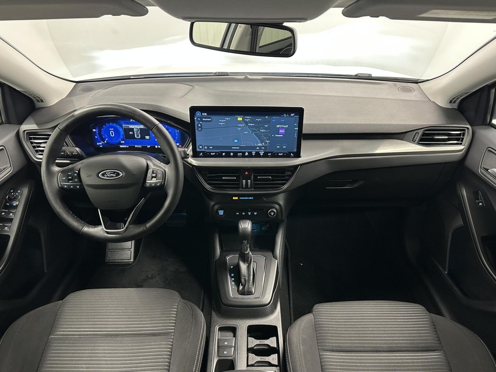 Ford Focus Wagon 1.0 EcoBoost Hybrid Titanium X CAMERA CARPL, Stof, Gebruikt, Euro 6, Met garantie (alle)