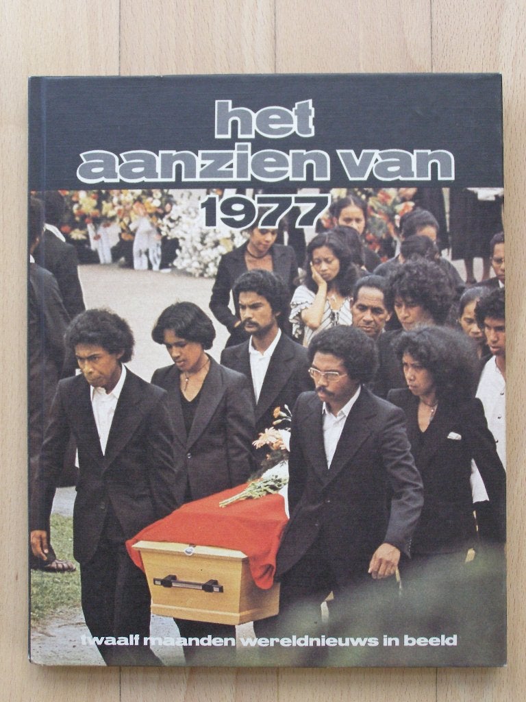 Het aanzien van 1977; Wereldnieuws, Boeken, Overige gebieden, Ophalen of Verzenden, 20e eeuw of later, Gelezen