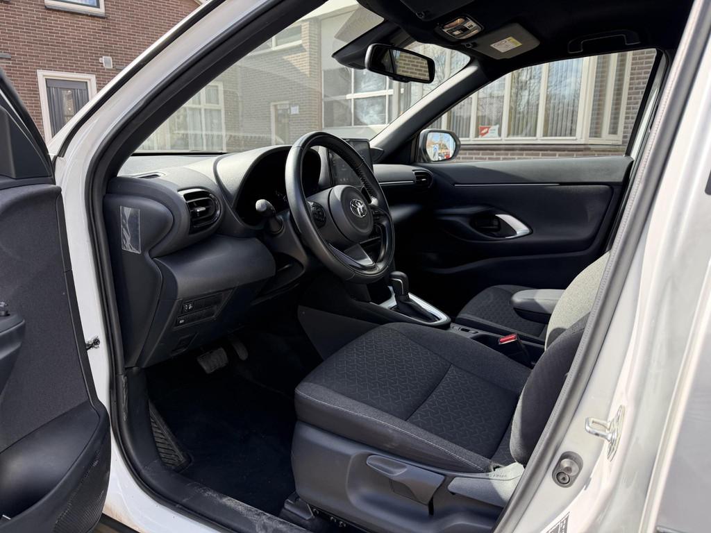 Toyota Yaris Cross 1.5 Hybrid 115 Dynamic sidesteps l Camera, Stof, Gebruikt, 116 pk, Bedrijf
