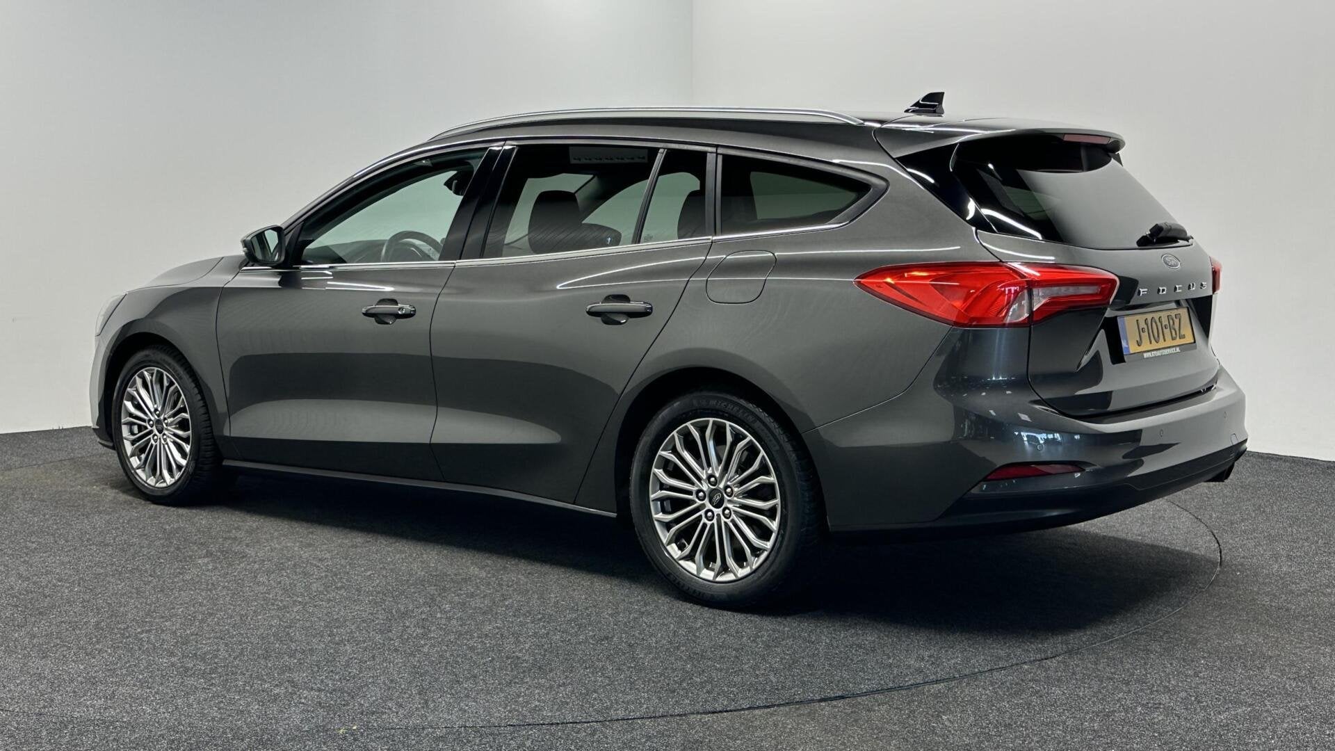 Ford Focus Wagon 1.0 EcoBoost Titanium Business PANO TREKHAA, Auto's, Gebruikt, 1283 kg, 66 €/maand, Focus