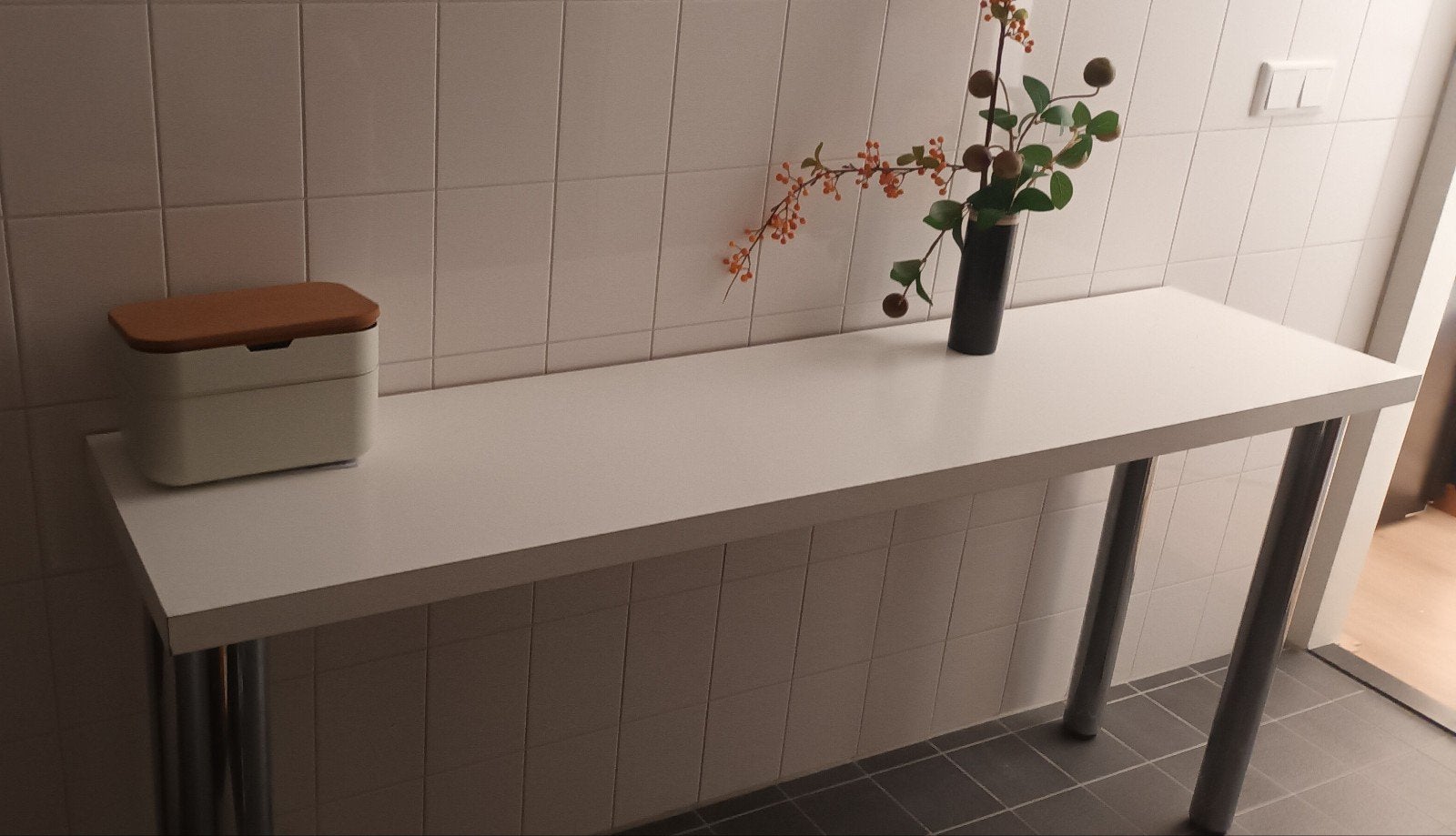 Witte bartafel met chromen poten, Ophalen, Minder dan 50 cm, Gebruikt, 100 tot 150 cm