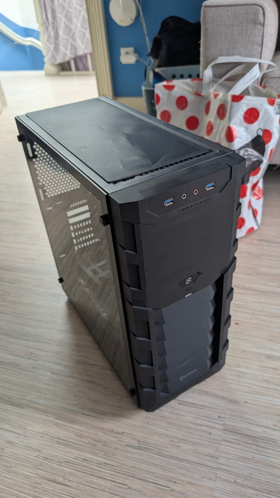Computerbehuizing Sharkoon, Ophalen of Verzenden, Zo goed als nieuw