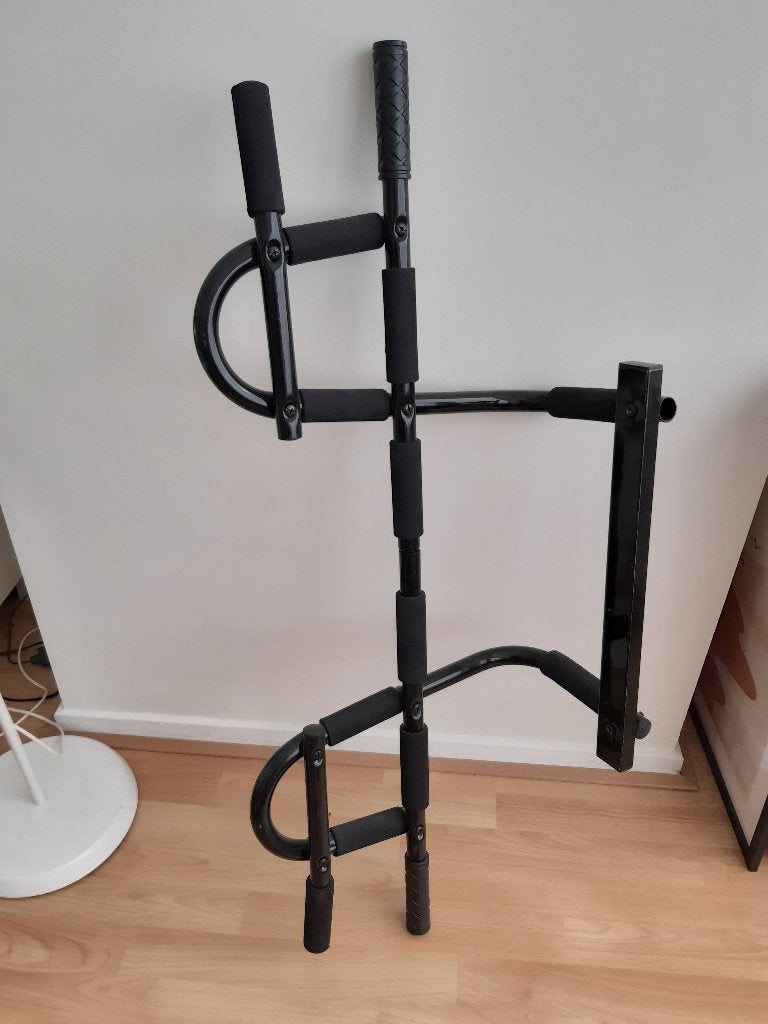 Pull up bar for door frame, Sport en Fitness, Fitnessmaterialen, Ophalen, Zo goed als nieuw, Oprekstang