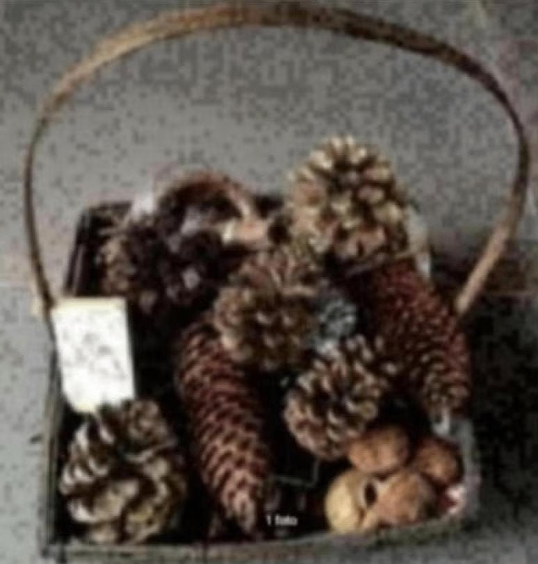 Gevlochten mand kerst-decoratie, denneappels; wintermand, Mand, Vierkant, Ophalen of Verzenden, Zo goed als nieuw
