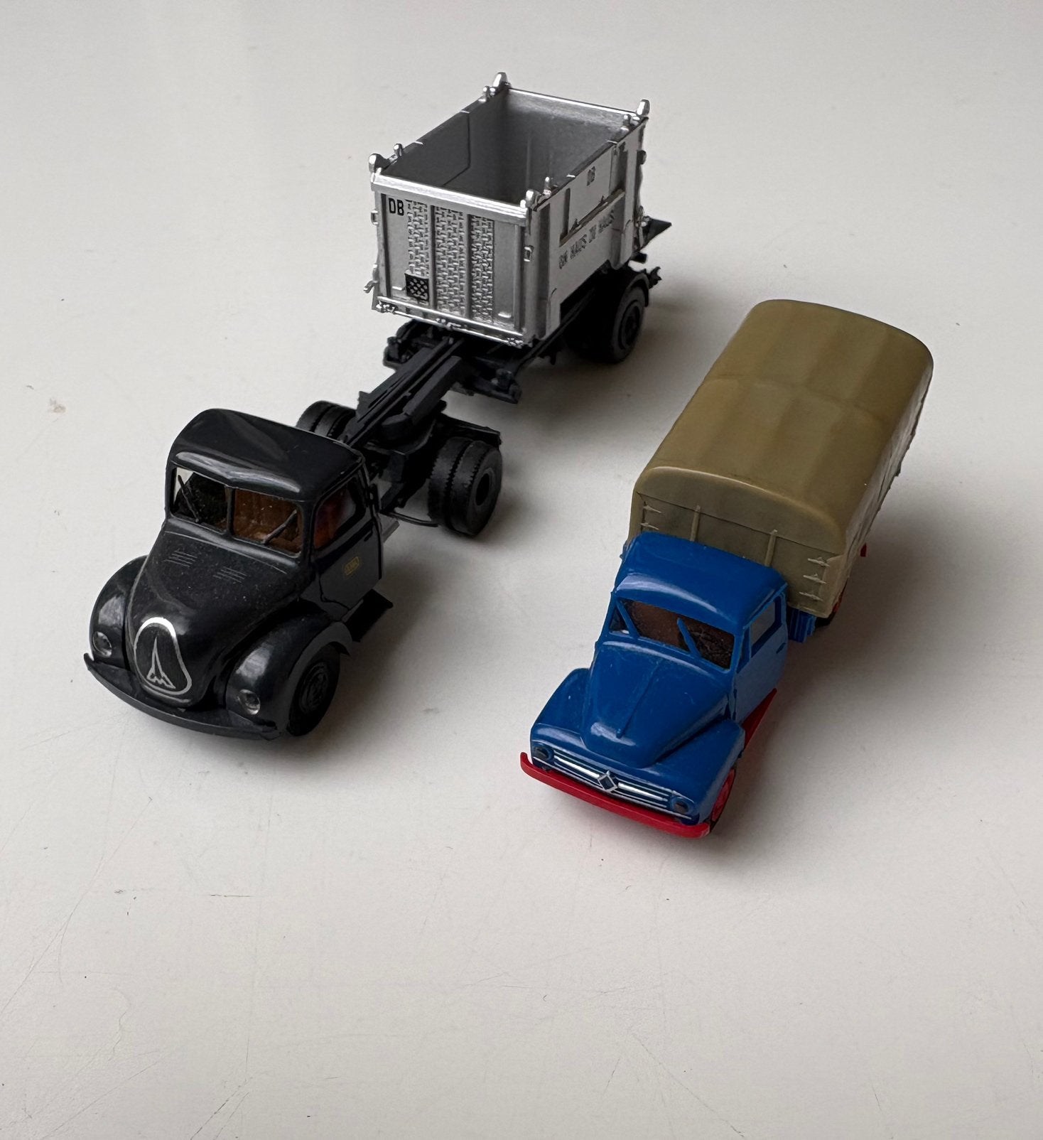 Brekina Magirius Container DB en Borgward vrachtauto’s, Ophalen of Verzenden, Gebruikt, Bus of Vrachtwagen, Brekina