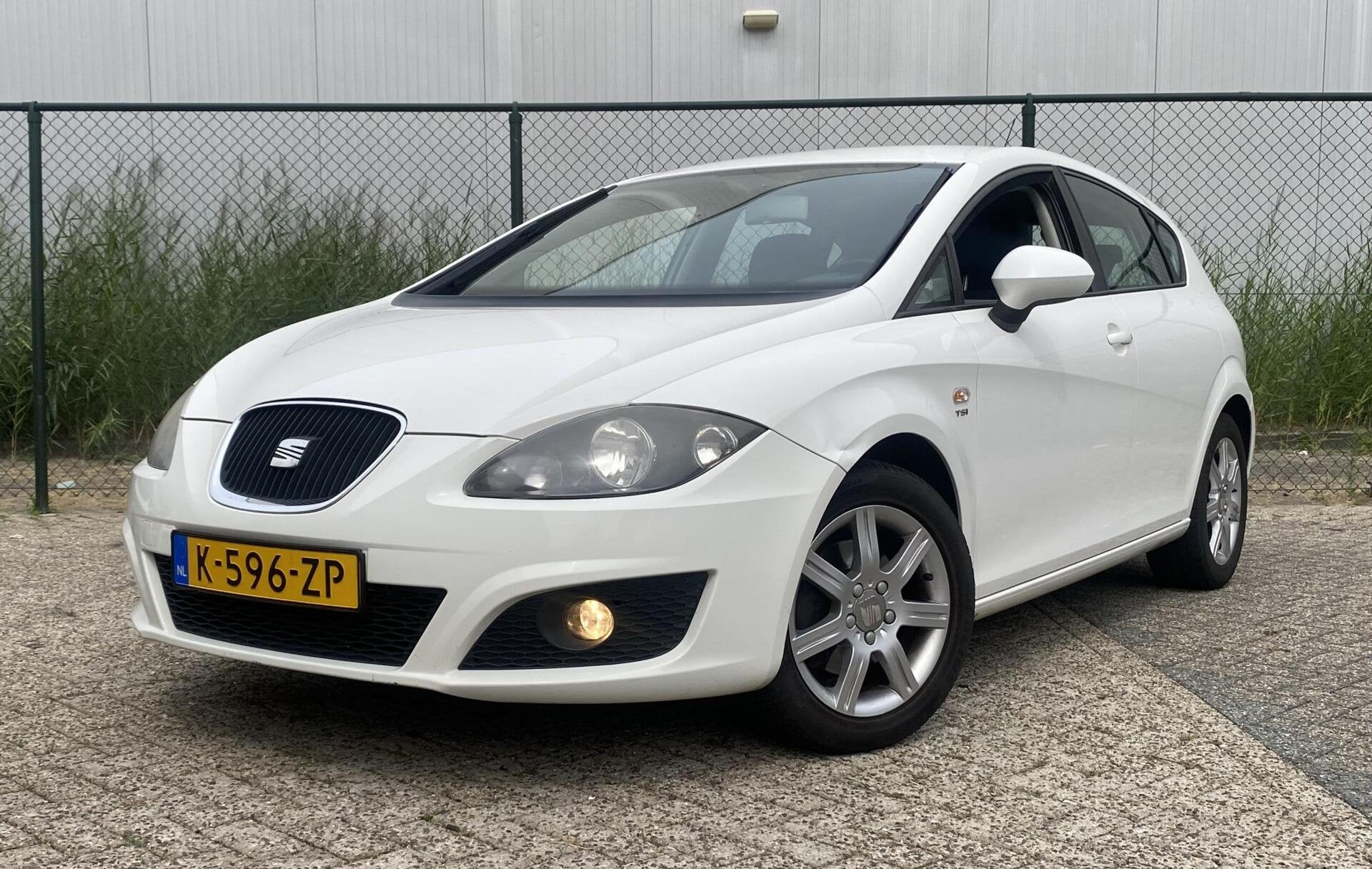 Seat Leon 1.4 TSI Active Style | Navigatie | Trekhaak | APK, Auto's, Seat, Gebruikt, 4 cilinders, Leon, Wit