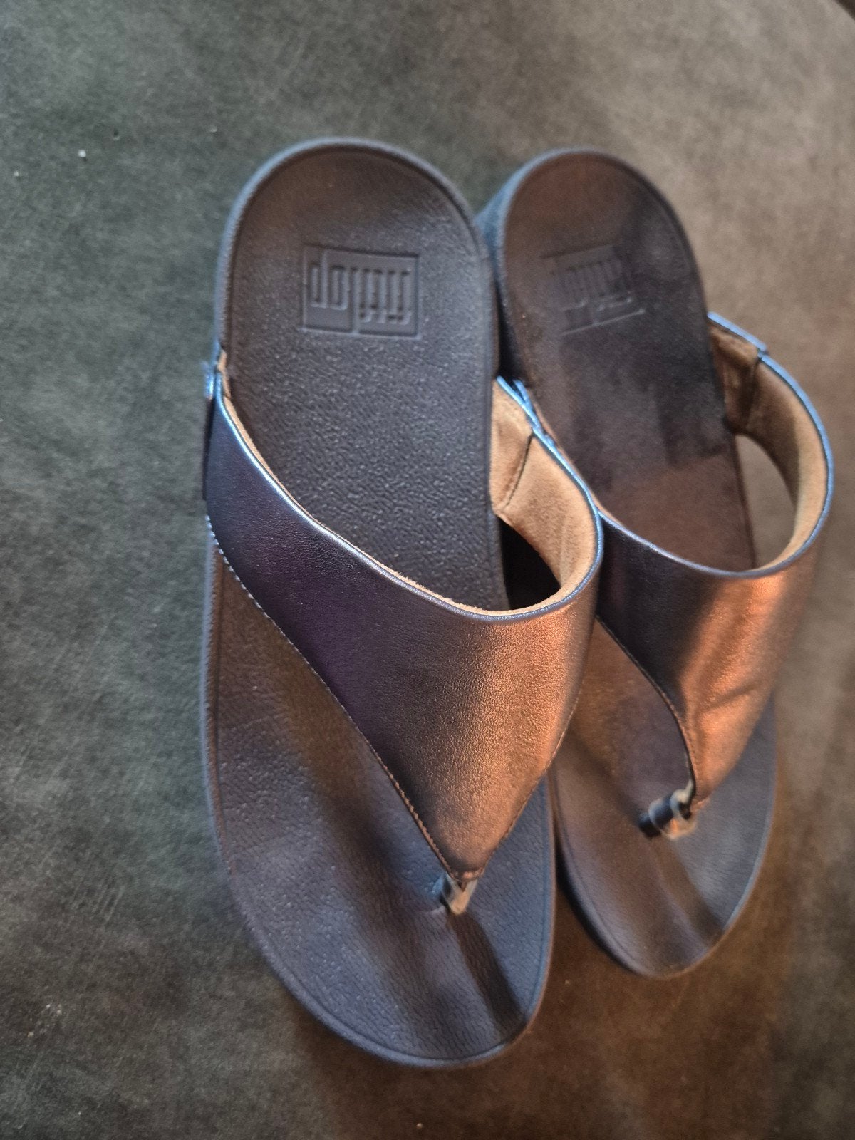 Fitflop slippers - amper gebruikt, Zwart, Zo goed als nieuw, Fitflop, Ophalen
