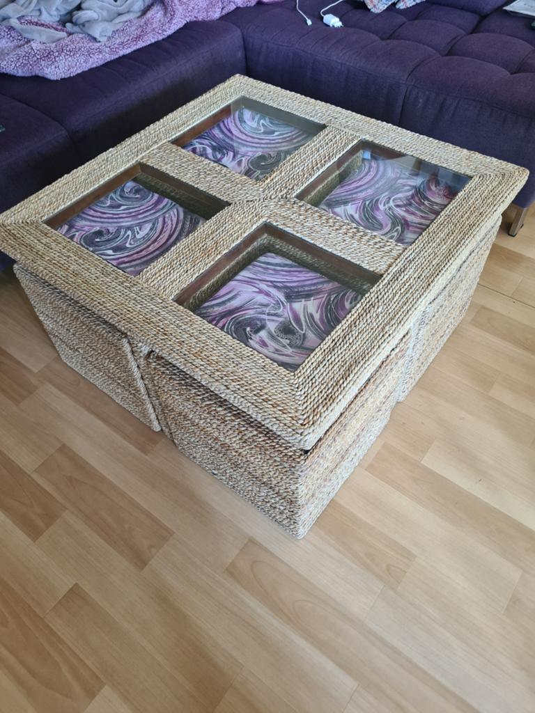 Rieten salontafel met glazen blad en 4 poefjes, Ophalen